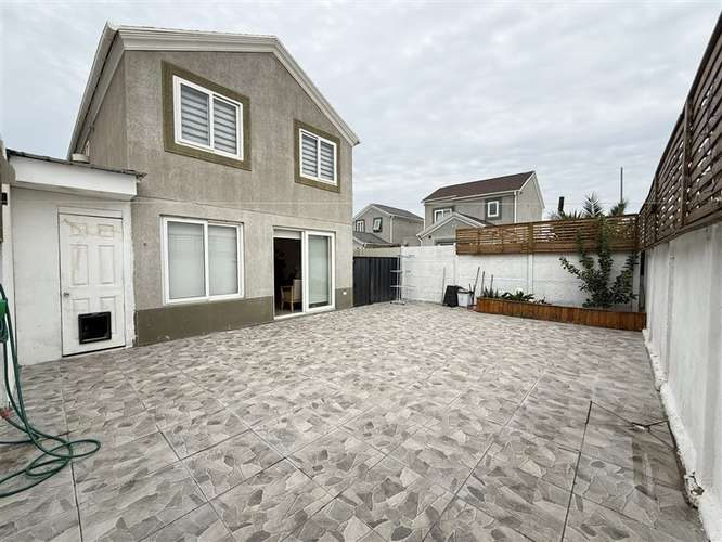 Casa en venta de 3 dorm 3 baños 1 estar. en Padre Hurtado - Imagen 2