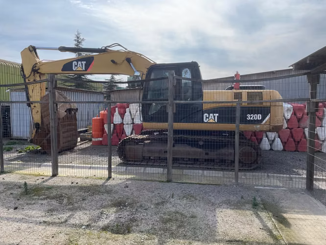 Excavadora hidráulica con oruga Caterpillar 320D