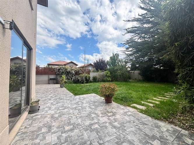 Casa arriendo Remanso 3D + 3B Gran jardín.