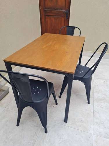 Mesa con 3 sillas - Imagen 2