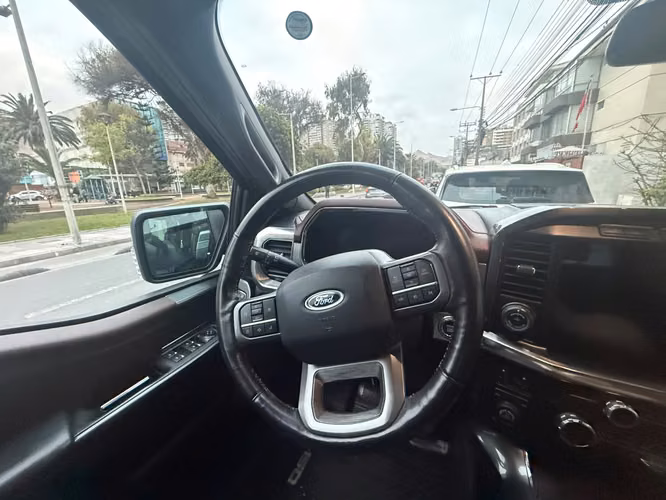 FORD F-150 LARIAT - Imagen 3