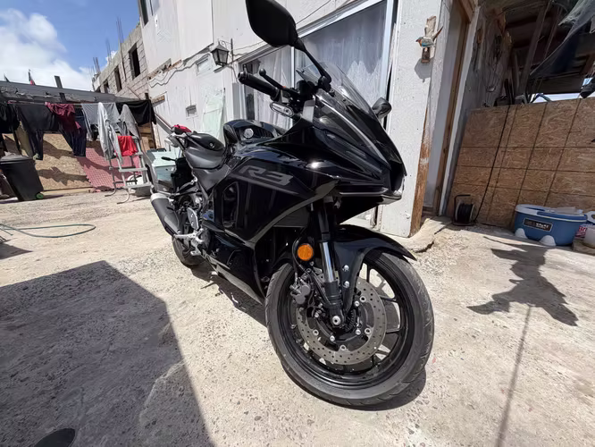 Yamaha R3 año 2027 (accesorios incluidos) - Imagen 6