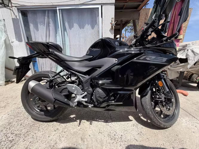 Yamaha R3 año 2027 (accesorios incluidos) - Imagen 5