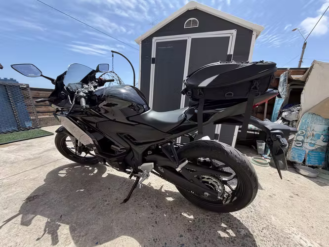 Yamaha R3 año 2027 (accesorios incluidos) - Imagen 7