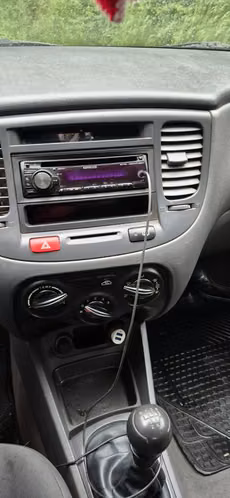 Vendo Kia Rio JB 1.4 2011 - Imagen 2