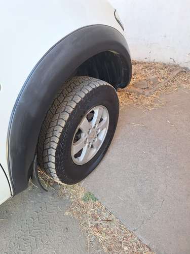 Vendo camioneta Mitsubishi L200 Katana 2013, Motor 2500 - Imagen 3