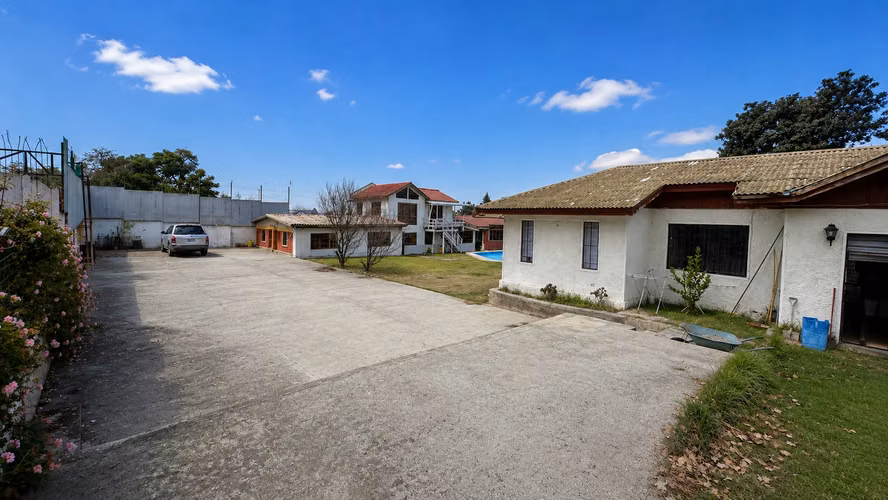 VENTA GRAN TERRENO CENTRAL  CON CONSTRUCCIONES LIMACHE - Imagen 12
