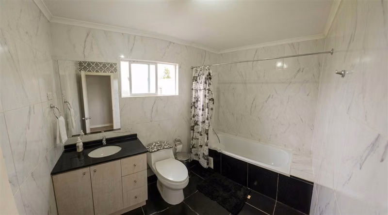 Casa en venta de 3 dorm. en Santa Bárbara