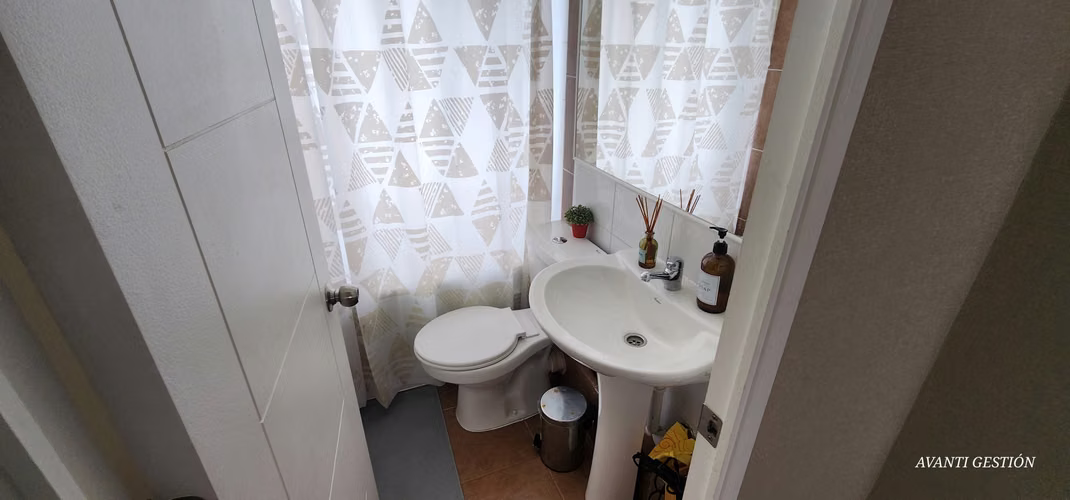 CASA EN VENTA 2 PISOS SECTOR DE PUERTO VARAS - Imagen 11