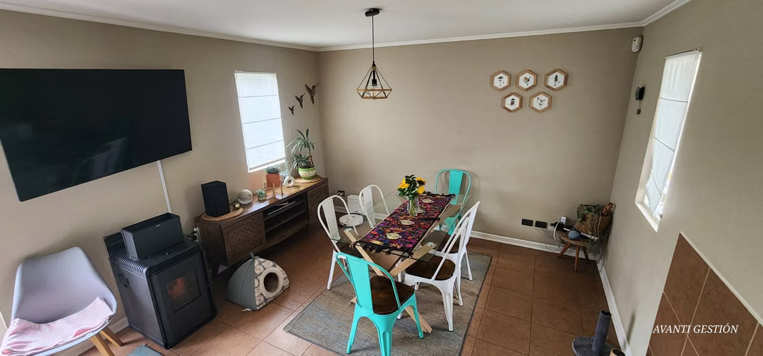 CASA EN VENTA 2 PISOS SECTOR DE PUERTO VARAS - Imagen 4