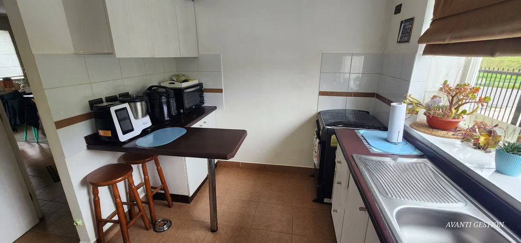 CASA EN VENTA 2 PISOS SECTOR DE PUERTO VARAS - Imagen 6