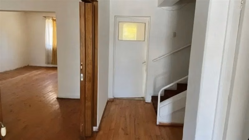 Casa en venta de 4 dorm. Muy central a pasos de la alameda - Imagen 3