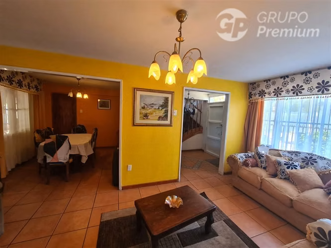 CASA EN VENTA 5D+3B+4EST., DEPTO. INTERIOR, EL BOSQUE - Imagen 2