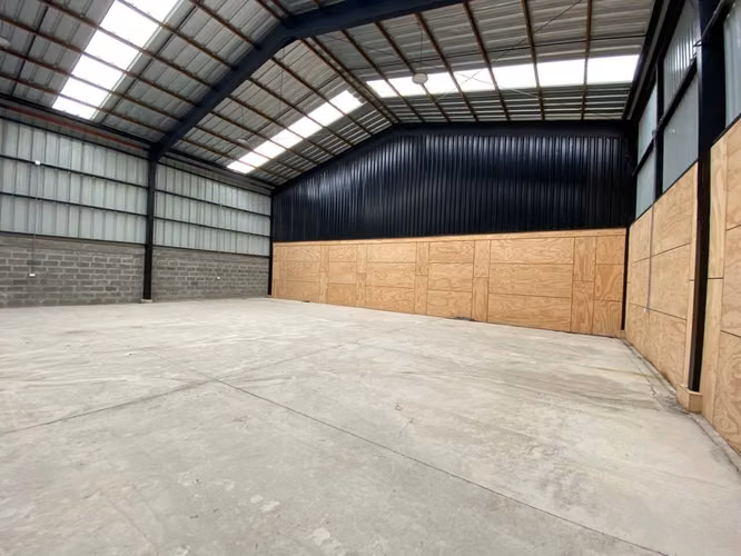 Arriendo Bodegas camino a Pargua