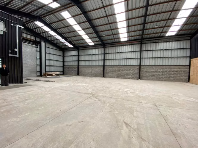 Arriendo Bodegas camino a Pargua