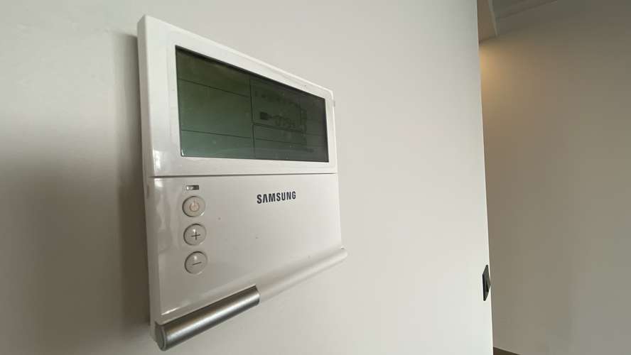 MODERNA OFICINA REMODELADA CON EST Y BOD SUB