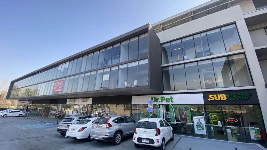 MODERNA OFICINA REMODELADA CON EST Y BOD SUB