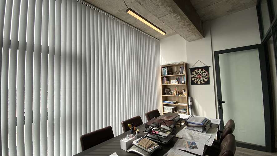 MODERNA OFICINA REMODELADA CON EST Y BOD SUB