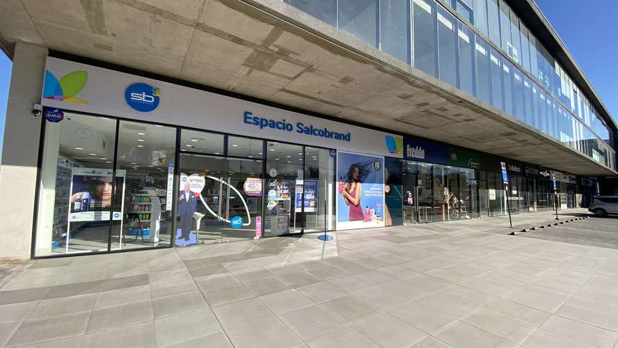 MODERNA OFICINA REMODELADA CON EST Y BOD SUB