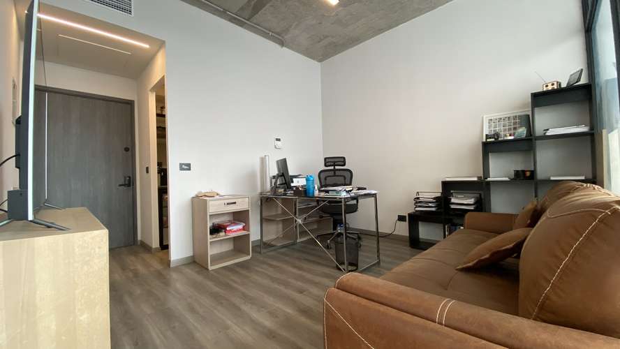 MODERNA OFICINA REMODELADA CON EST Y BOD SUB