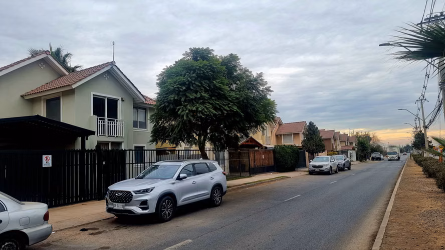 Amplia casa aislada , gran patio,se aceptan ofertas. - Imagen 7