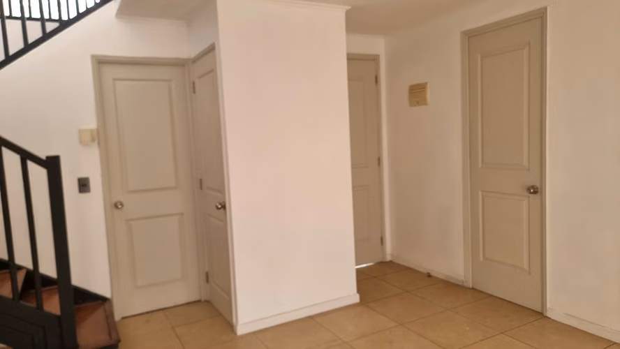 Amplia casa aislada , gran patio,se aceptan ofertas. - Imagen 12