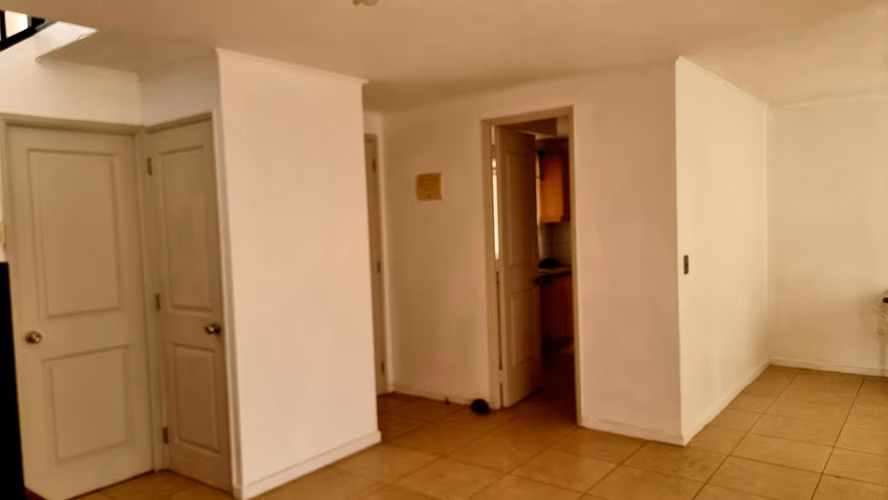Amplia casa aislada , gran patio,se aceptan ofertas. - Imagen 13