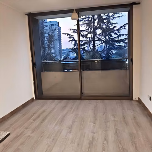 OPORTUNIDAD, VENTA DEPTO METRO CARLOS VALDOVINOS 2D