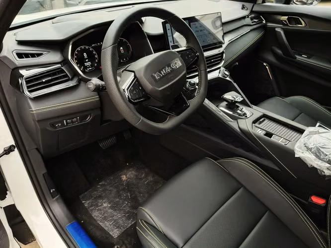 LYNK&CO 06 2027 - Imagen 16