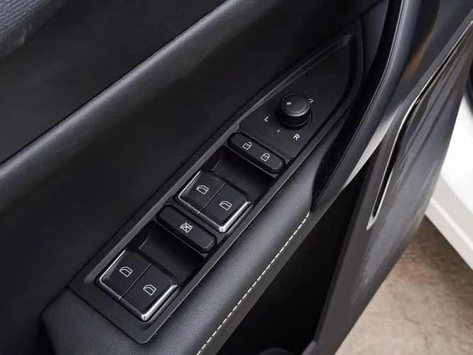 LYNK&CO 06 2027 - Imagen 12