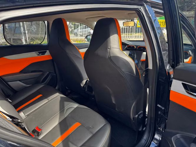 Auto Dongfeng Aeolus Y3 Año 2026
