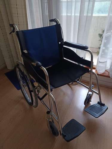 Silla de ruedas plegable – $70.000