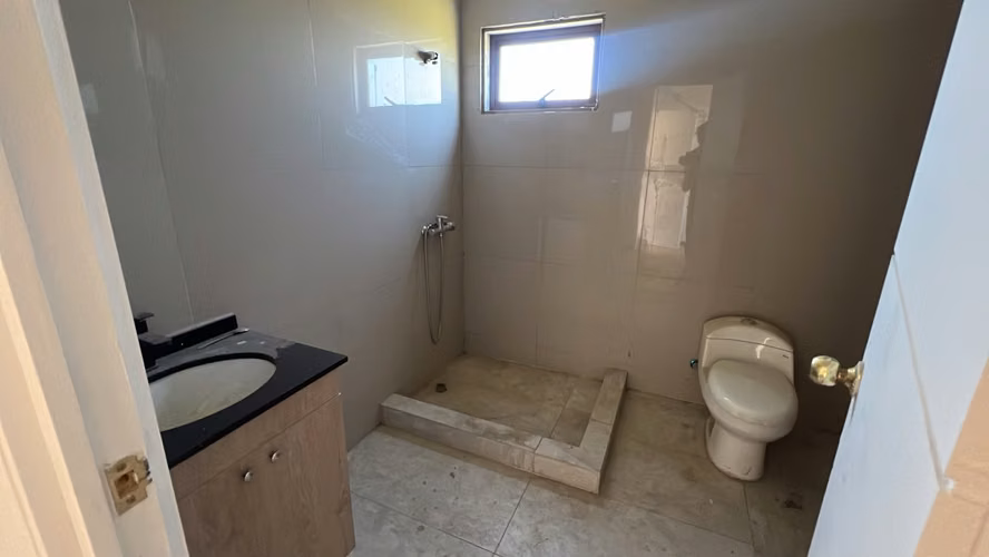CASA DE 5 DORMITORIOS, PISCINA Y 5.000 M² – PADRE HURTADO - Imagen 10