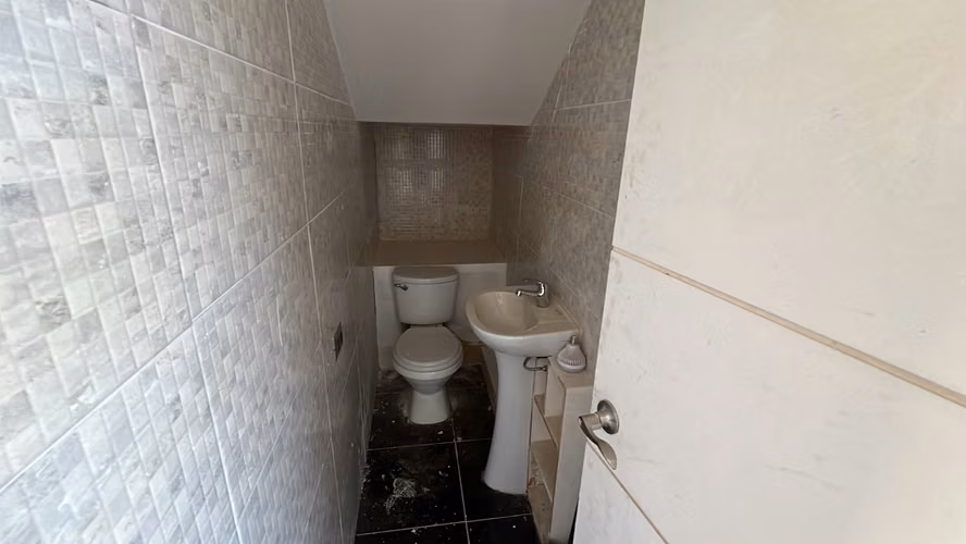 CASA DE 5 DORMITORIOS, PISCINA Y 5.000 M² – PADRE HURTADO - Imagen 13