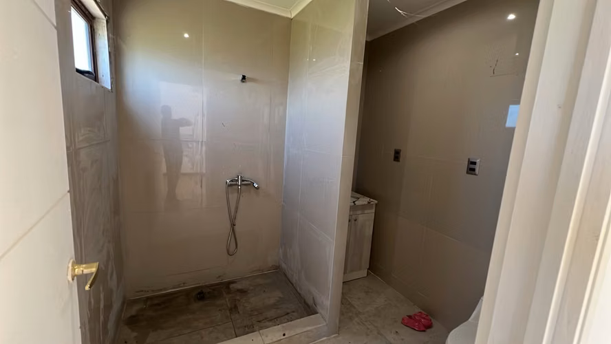 CASA DE 5 DORMITORIOS, PISCINA Y 5.000 M² – PADRE HURTADO - Imagen 8