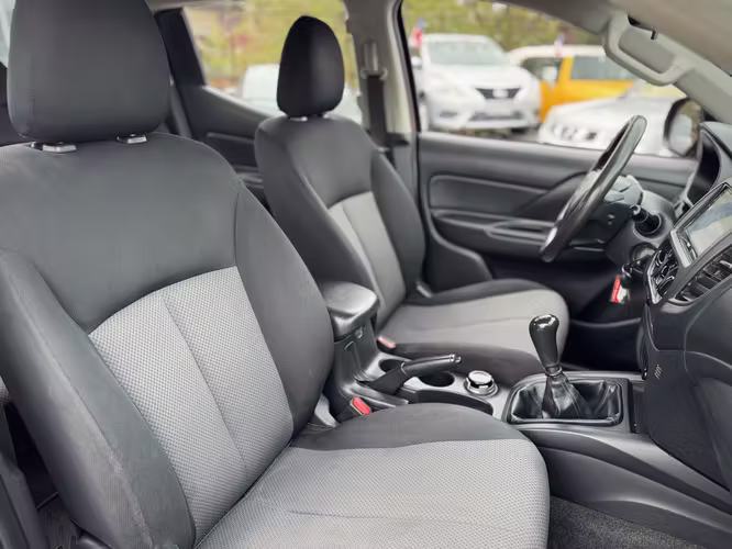 MITSUBISHI L200 KATANA 4X4 2023 - Imagen 17