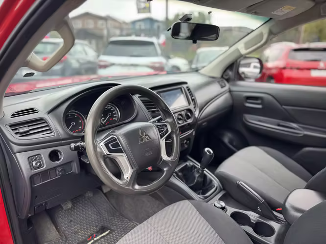 MITSUBISHI L200 KATANA 4X4 2023 - Imagen 9