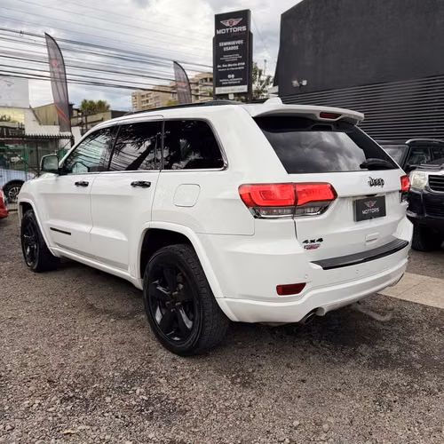 JEEP GRAND CHEROKEE OVERLAND 5.7 V8 - Imagen 4