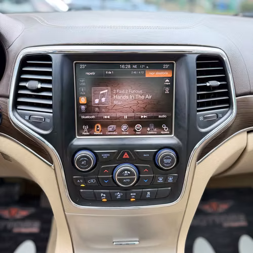 JEEP GRAND CHEROKEE OVERLAND 5.7 V8 - Imagen 11