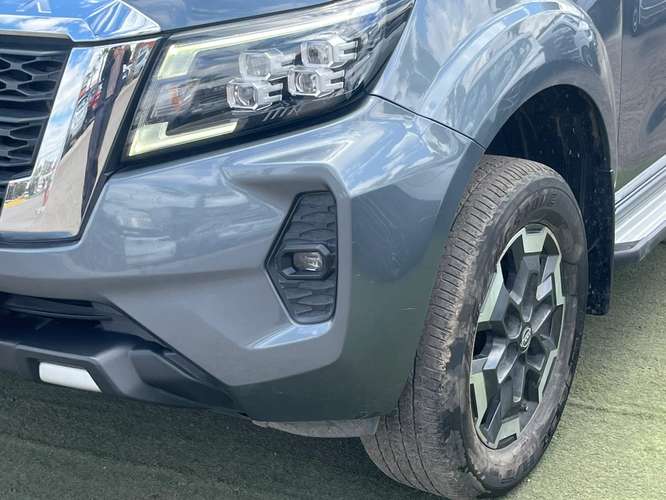 Nissan Navara 2.3D PLATINUM DIESEL 4X4 DOB.CAB. MT 4P 2023 - Imagen 9