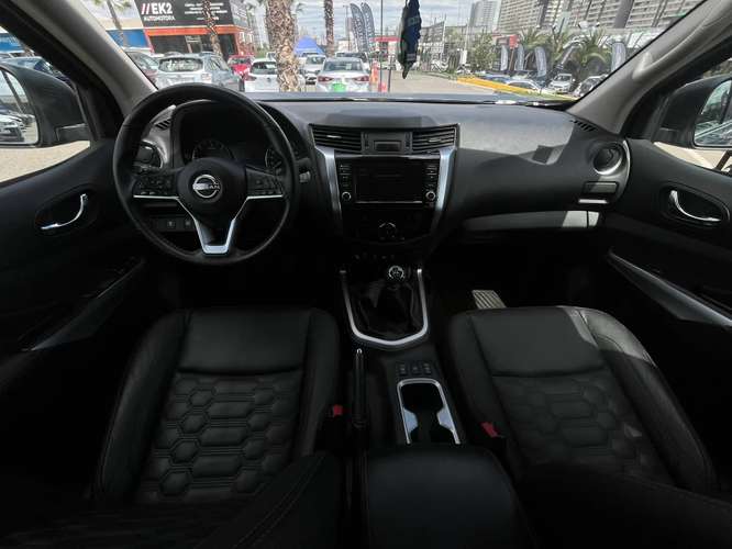 Nissan Navara 2.3D PLATINUM DIESEL 4X4 DOB.CAB. MT 4P 2023 - Imagen 13
