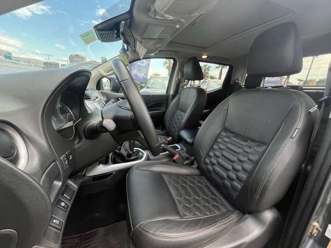 Nissan Navara 2.3D PLATINUM DIESEL 4X4 DOB.CAB. MT 4P 2023 - Imagen 12