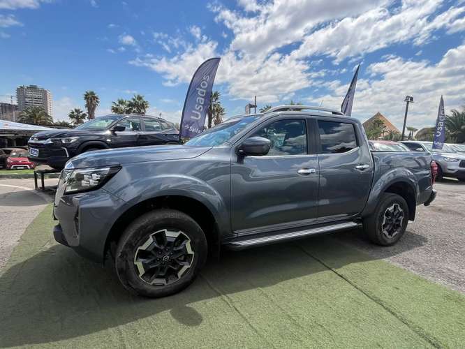Nissan Navara 2.3D PLATINUM DIESEL 4X4 DOB.CAB. MT 4P 2023 - Imagen 8