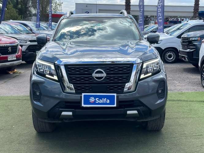 Nissan Navara 2.3D PLATINUM DIESEL 4X4 DOB.CAB. MT 4P 2023 - Imagen 2