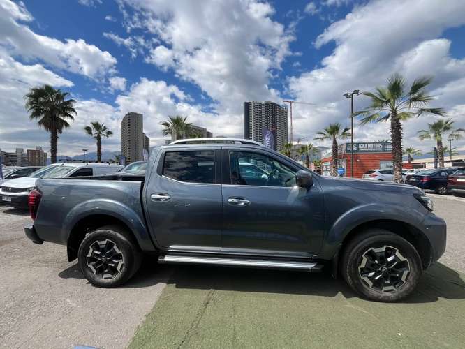 Nissan Navara 2.3D PLATINUM DIESEL 4X4 DOB.CAB. MT 4P 2023 - Imagen 4