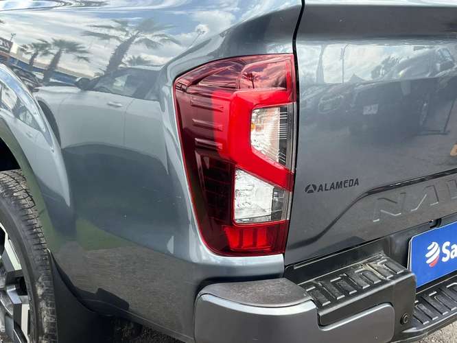 Nissan Navara 2.3D PLATINUM DIESEL 4X4 DOB.CAB. MT 4P 2023 - Imagen 11