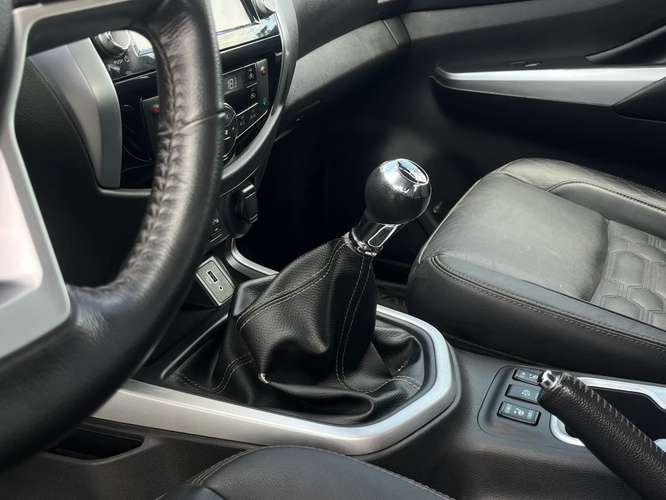 Nissan Navara 2.3D PLATINUM DIESEL 4X4 DOB.CAB. MT 4P 2023 - Imagen 20