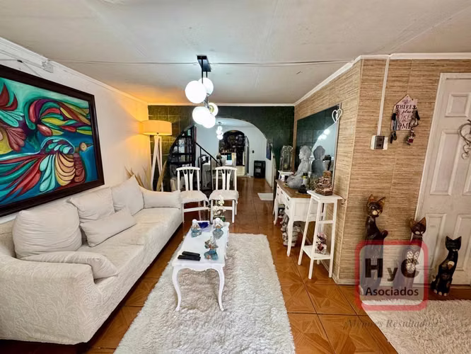 Amplia Casa 3D+1B+1E + Depto. Interior - Sector Residencial - Imagen 2