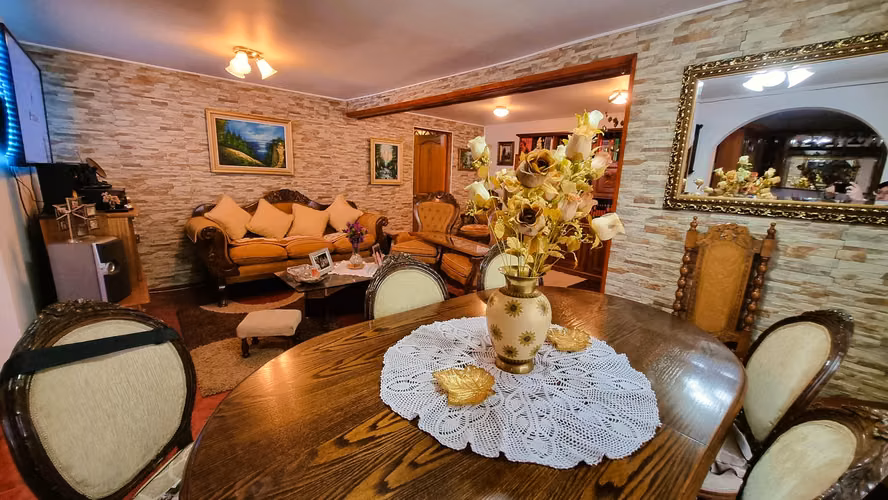Maravillosa casa en Av. México entre Av. Gabriela Oriente y Valle Central