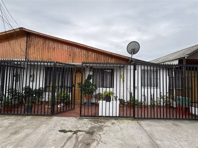 Casa en venta de 5 dorm. Maipú Villa Los Héroes 138 Millones